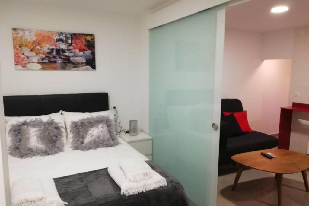 Ferienwohnung M1 Cool Loft 1 Min Walk To Metro 15 Min Center By Metro Esplugues de Llobregat Exterior foto